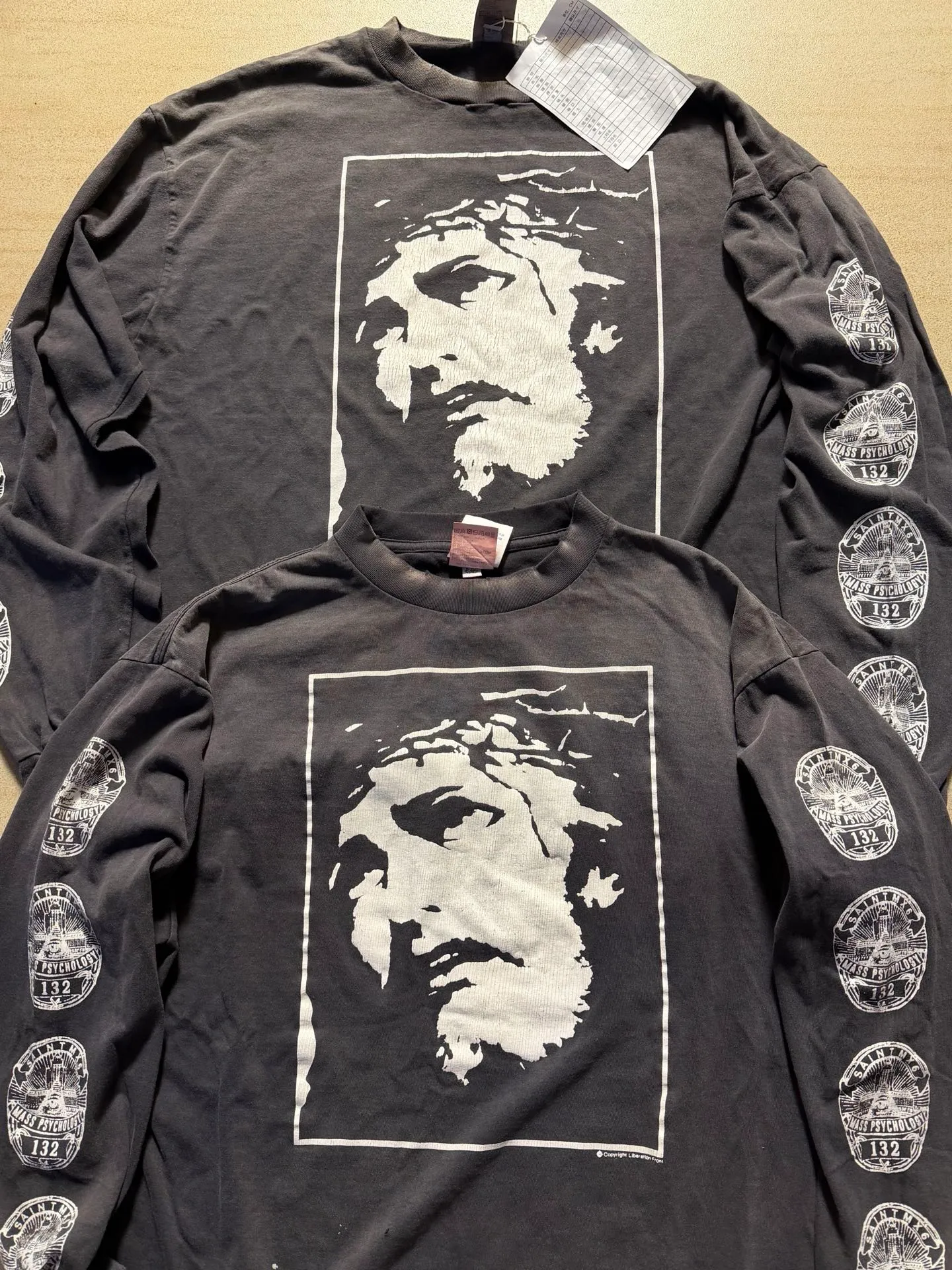 Domestic top printing factory OEM, top purchasing agent level SAINT Mxxxxxx LOVE SAINT LS TEE/BLK LOVE SAINT Big Jesus washed and distressed long sleeves, washed black S-XL, cylindrical cloth Assute dyeing, heavy washing, maliu water fading, pure hand-splashed ink holes, simulated natural fading and distressed effect, correct version, correct main mark/wash mark/angel anti-counterfeiting mark